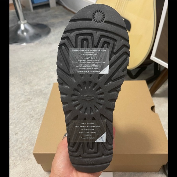 NIB Women’s Size 5 (Euro Size 36) UGG Constantine Ribbon Snow Boots In Grey - Picture 11 of 13